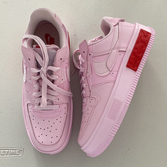 BRAND NEW IN BOX: Nike pink limited addition Airforce ones 💗 - Picture 3 of 3